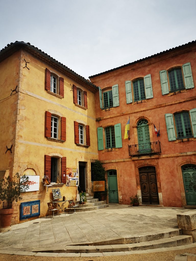 Piazza del Municipio di Roussillon