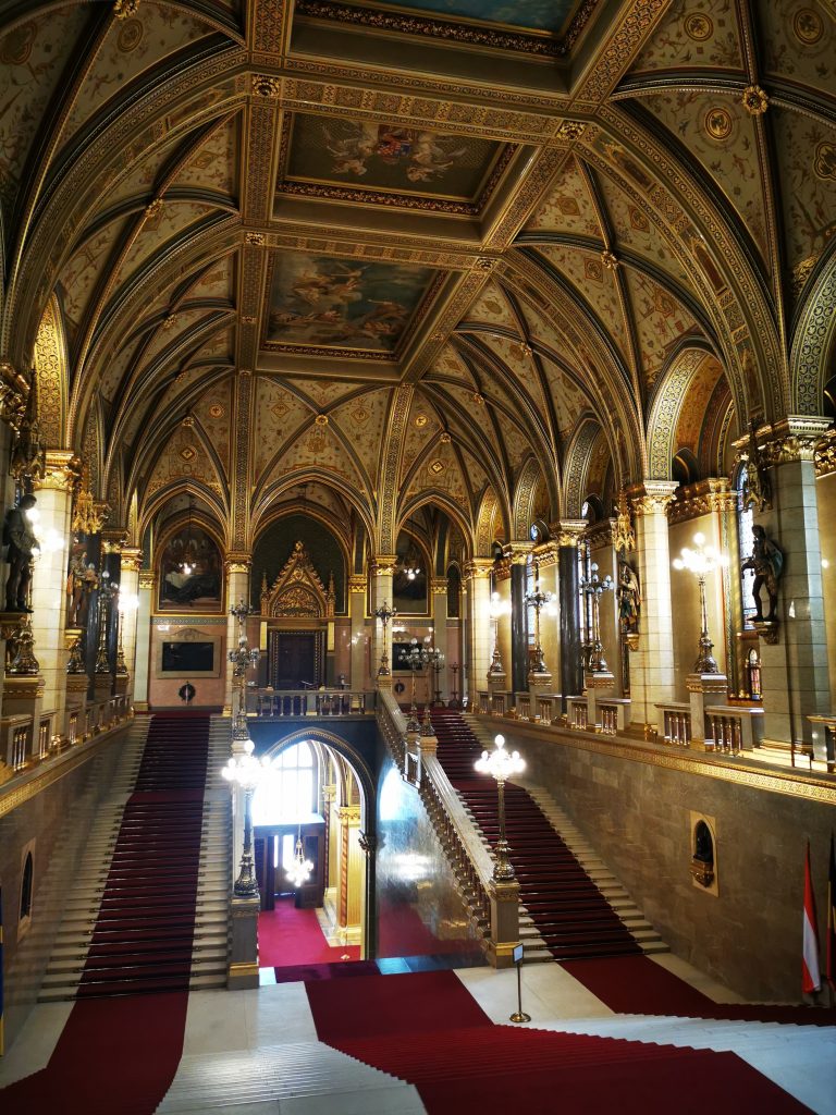 Stanze e interni del Parlamento di Budapest