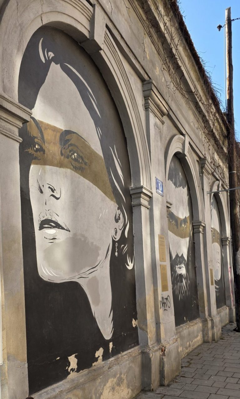 Murales lungo le vie del quartiere Kazimierz