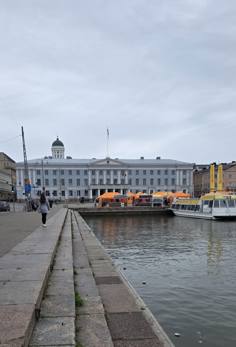 Kauppatori (Piazza del Mercato)