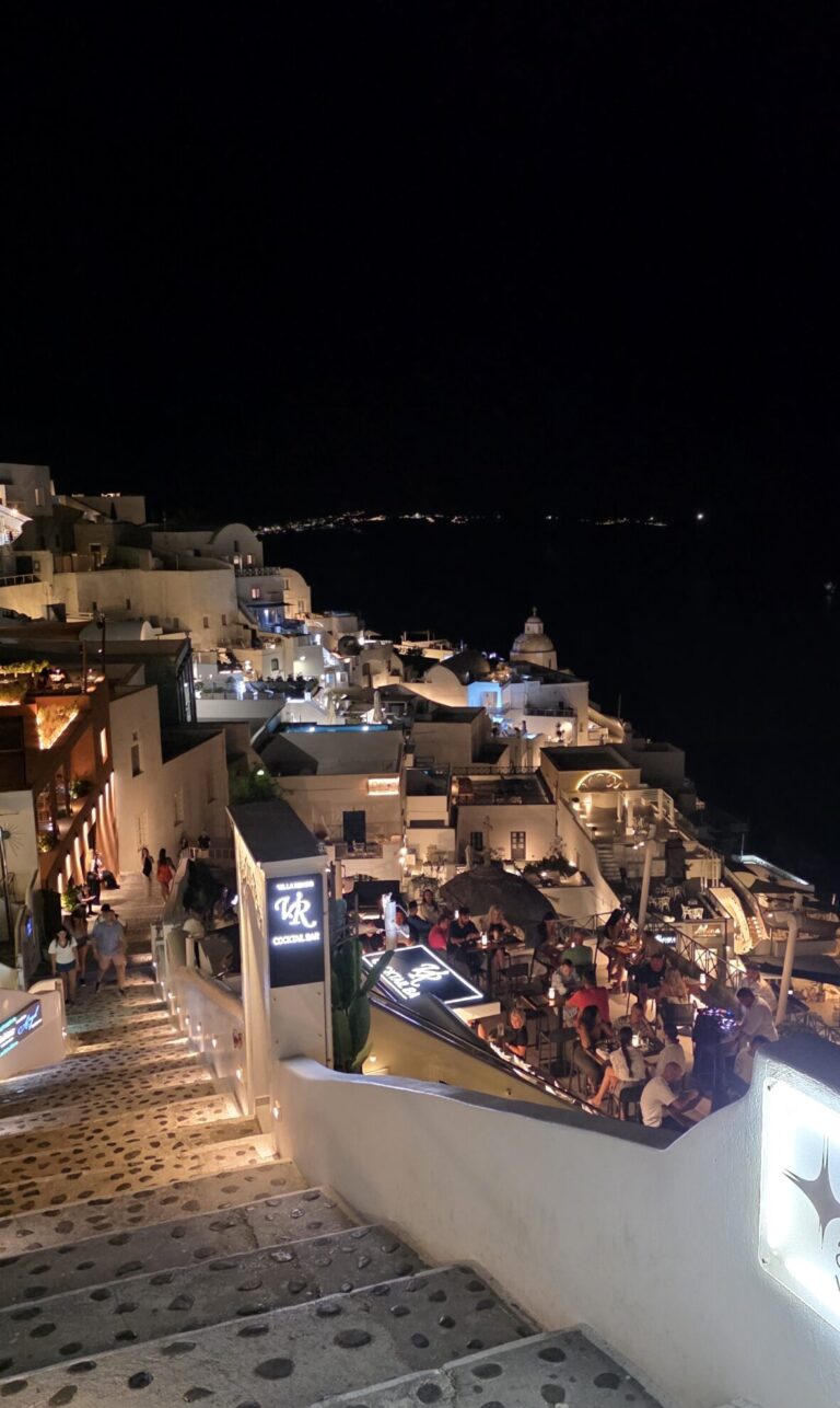 Fira by night