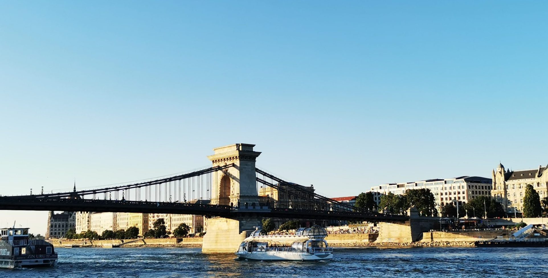 Vista sul Ponte delle Catene di Budapest